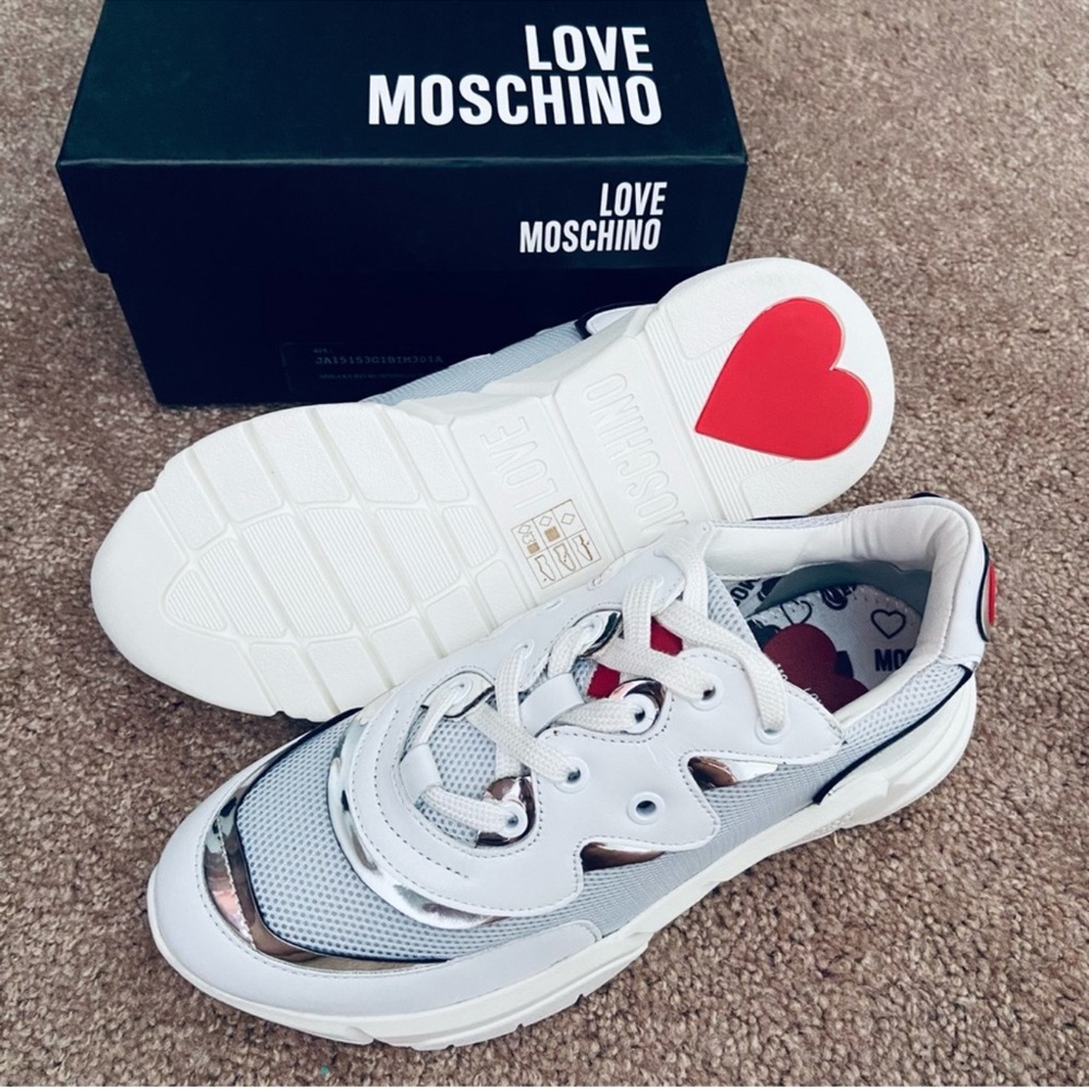 LOVE MOSCHINO Mixed Media Fashion
Sneakers Size 38 EU
